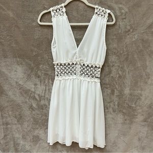 CHARLOTTE RUSSE White Mini Dress